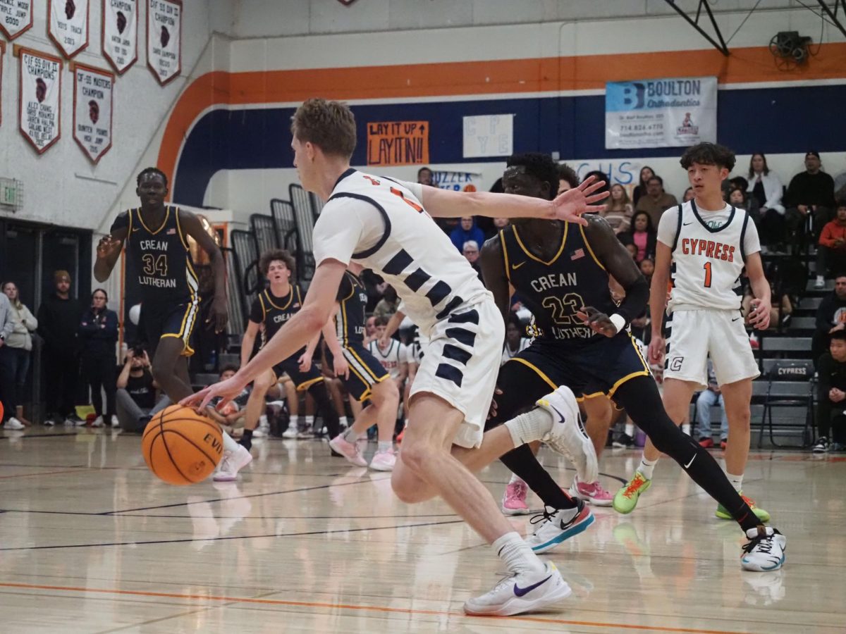 Hayden Roberts pushes past his defenders.